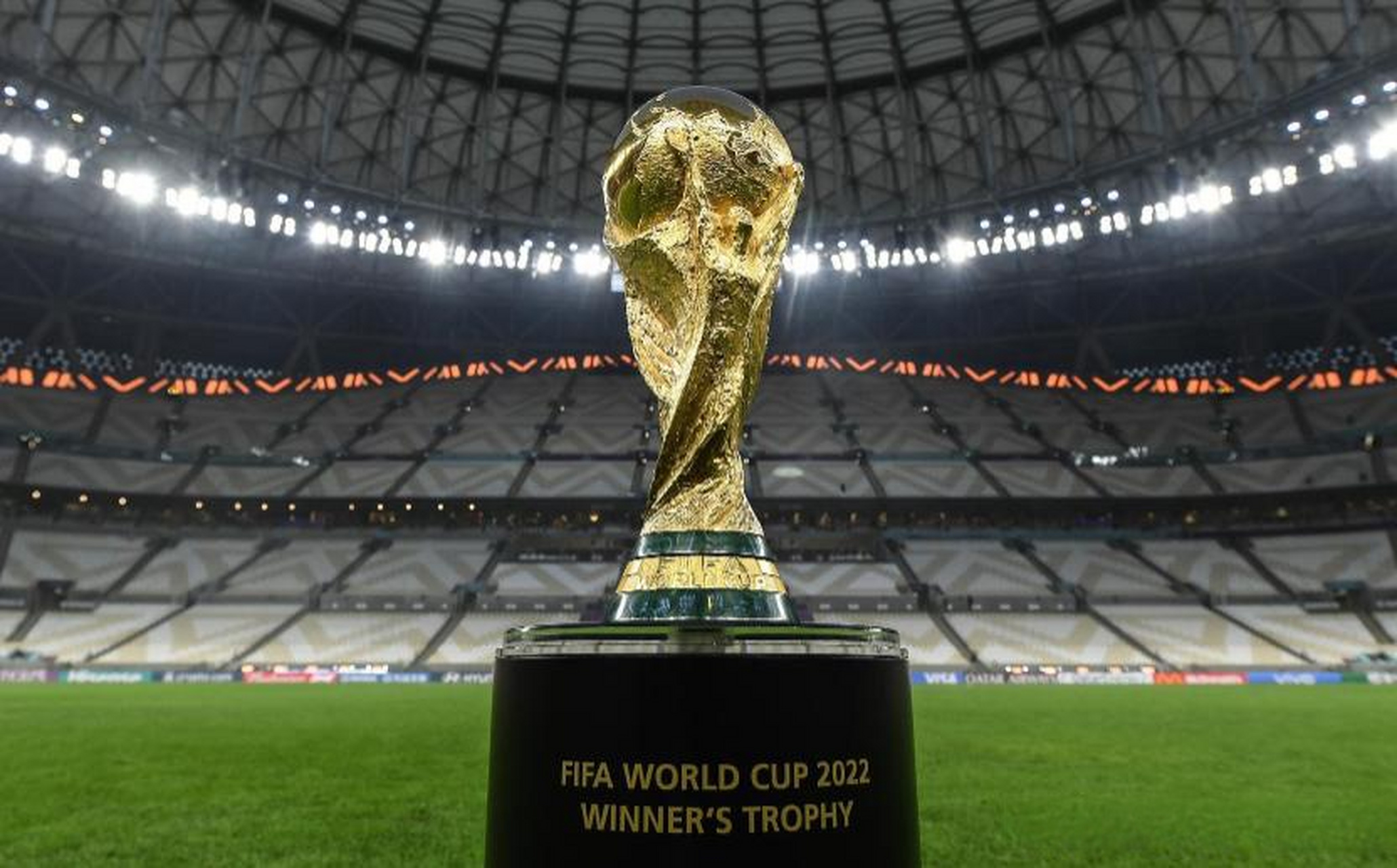 而詹姆斯作 而詹姆斯作